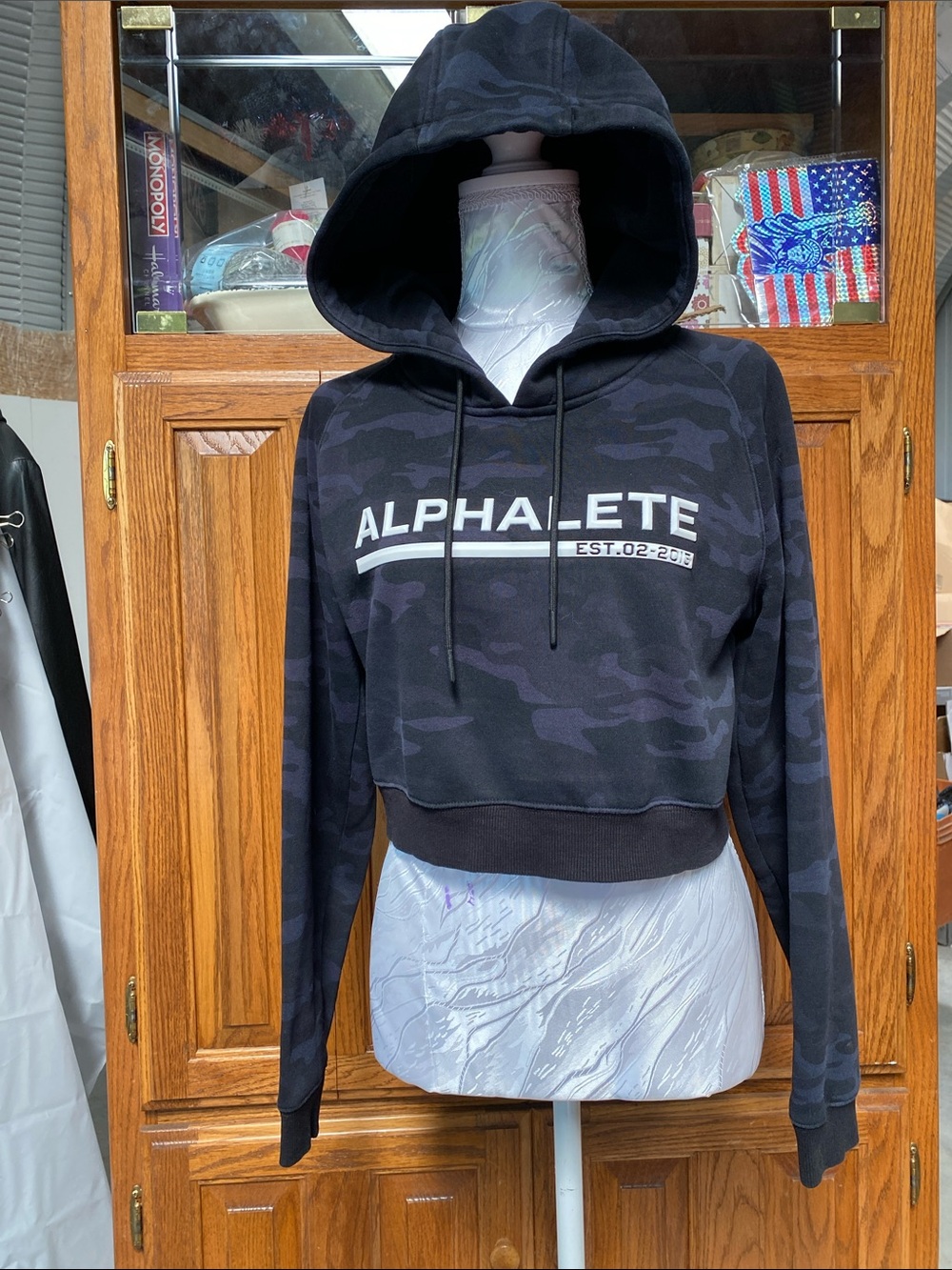 Alphalete Black, Purple Camo Cropped Hoodie Women's Size Small